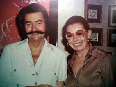 Artist LeRoy Neiman and Art Brokerage founder Faustina Tina Fowler MGM Grand Gallery MGM Casino Las Vegas 1976